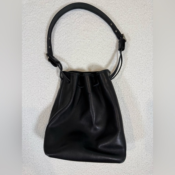 Coach Handbags - Genuine Coach Vintage USA Legacy Drawstring Leather Hobo Bag 9165 Black Leather